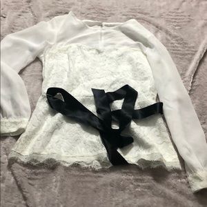 NWOT New York & Co lace top. Size S